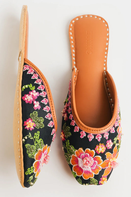 🌸✨ Embroidered Khussa - Traditional Handcrafted Ethnic Shoes for a Stylish Look! 🌼👡
