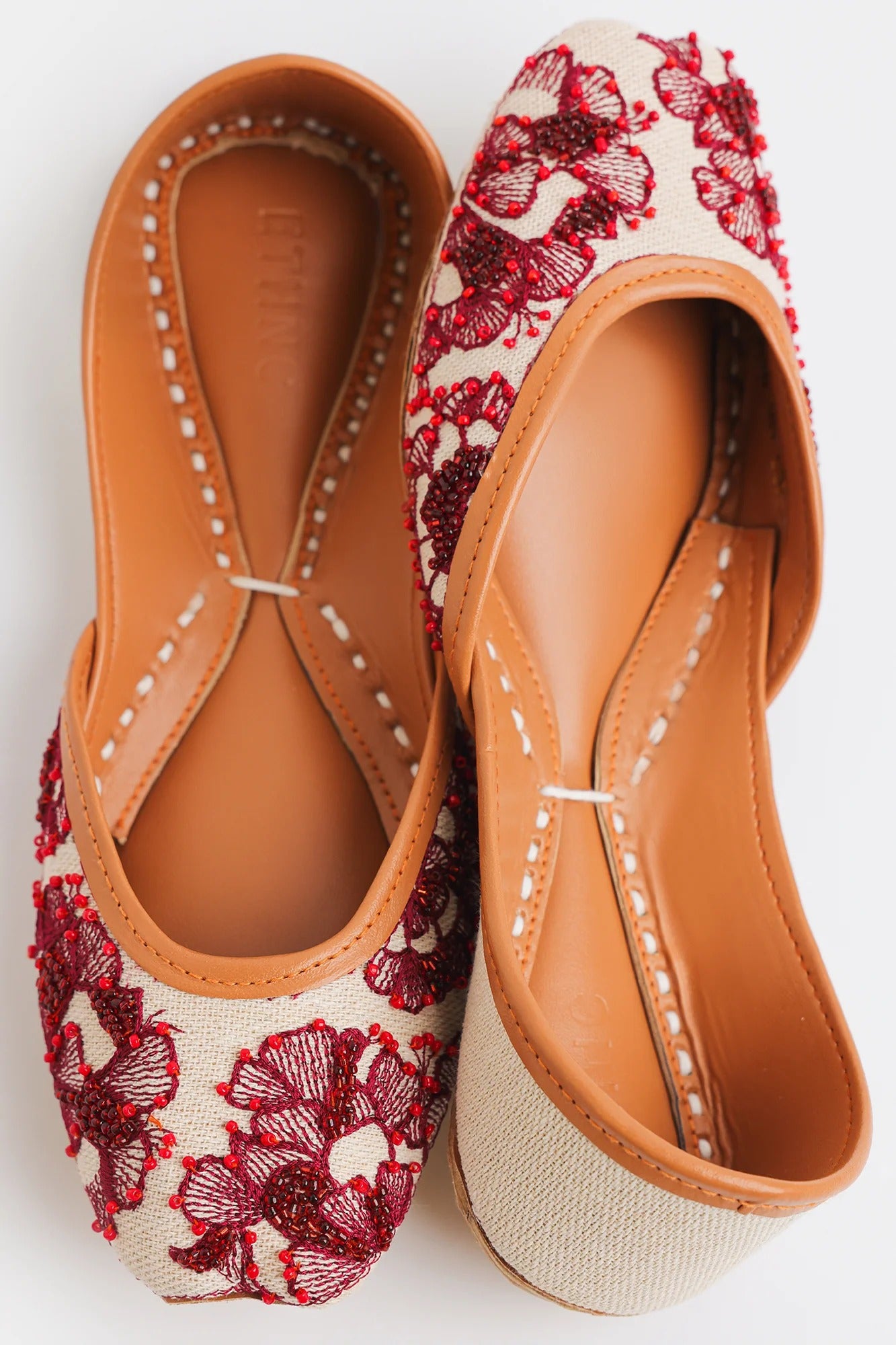 🌸✨ Embroidered Khussa - Traditional Handcrafted Ethnic Shoes for a Stylish Look! 🌼👡
