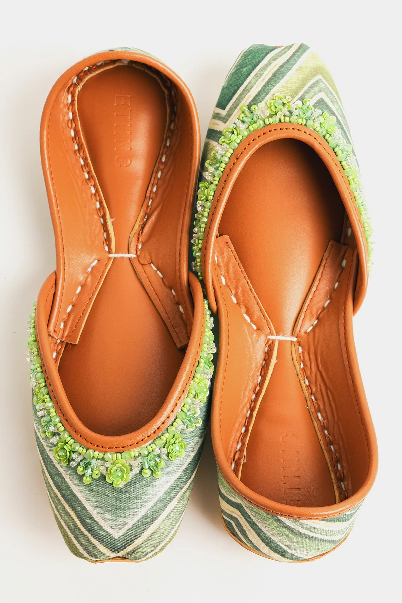 🌸✨ Embroidered Khussa - Traditional Handcrafted Ethnic Shoes for a Stylish Look! 🌼👡