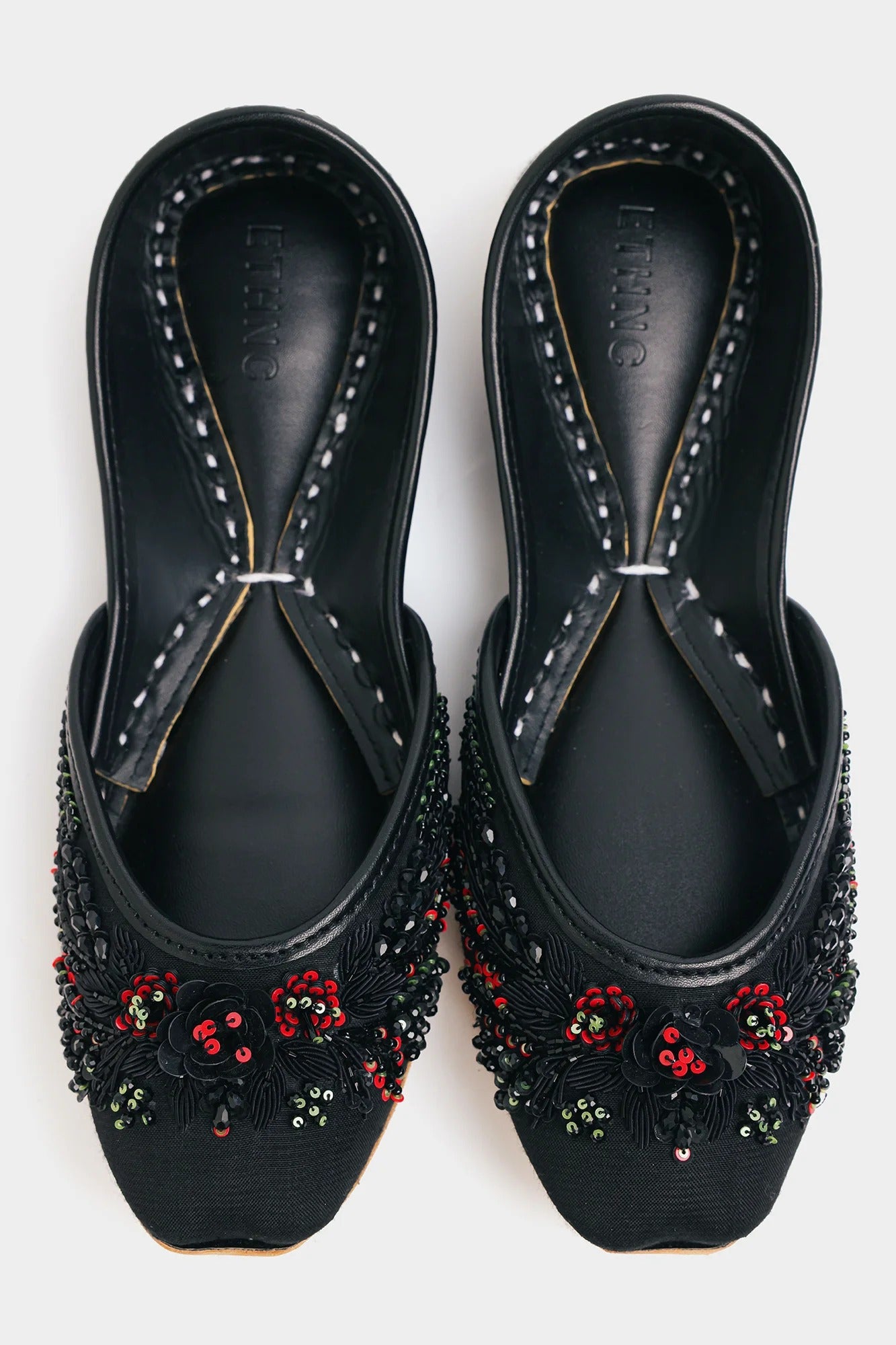 🌸✨ Embroidered Khussa - Traditional Handcrafted Ethnic Shoes for a Stylish Look! 🌼👡