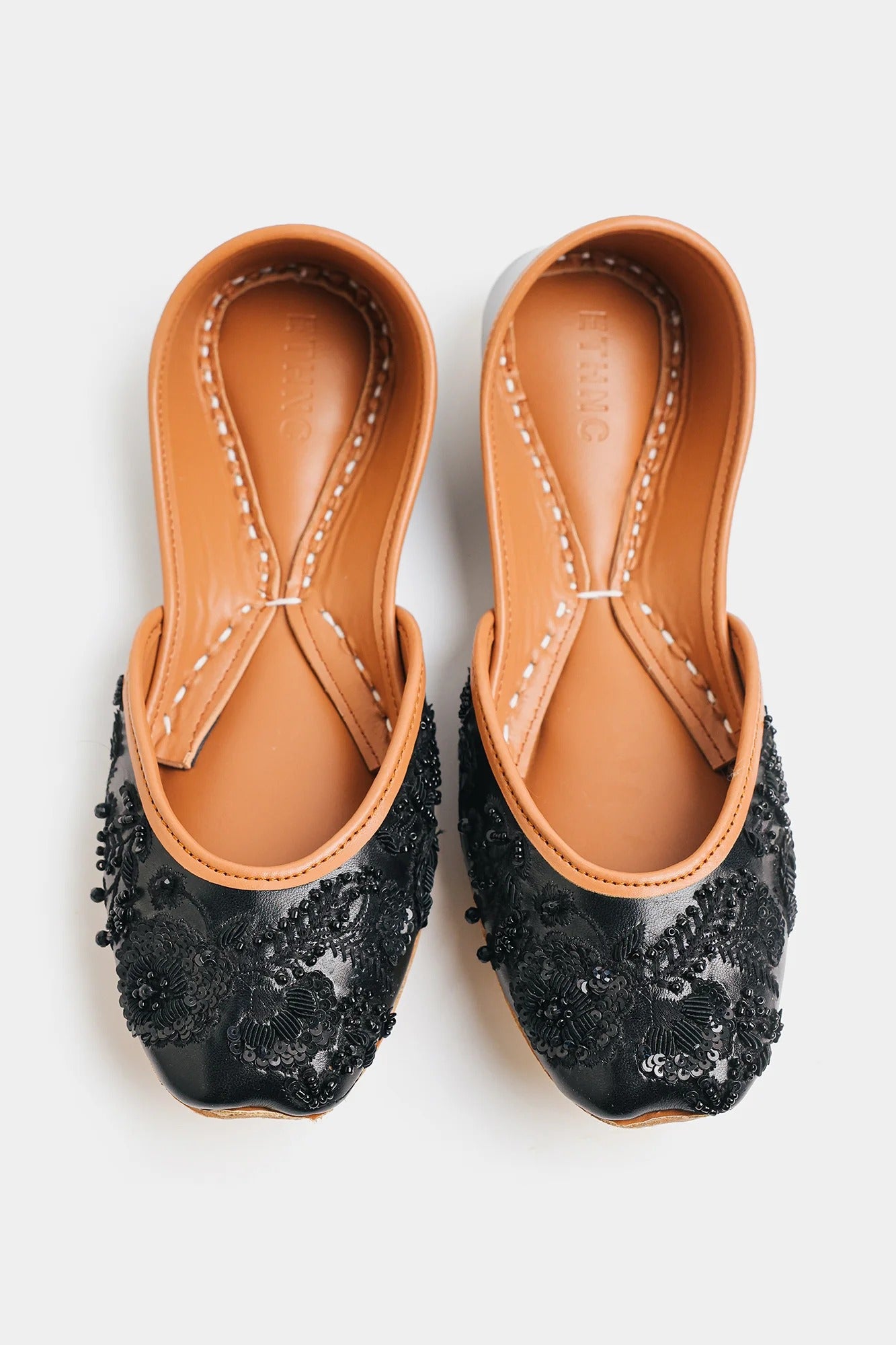 🌸✨ Embroidered Khussa - Traditional Handcrafted Ethnic Shoes for a Stylish Look! 🌼👡