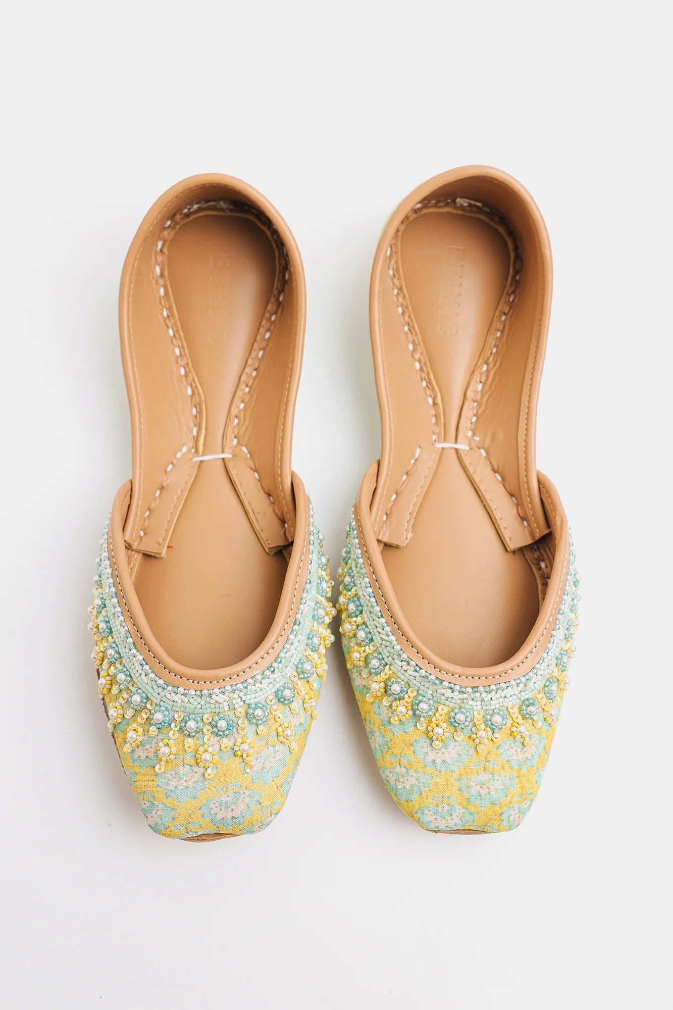 🌸✨ Embroidered Khussa - Traditional Handcrafted Ethnic Shoes for a Stylish Look! 🌼👡