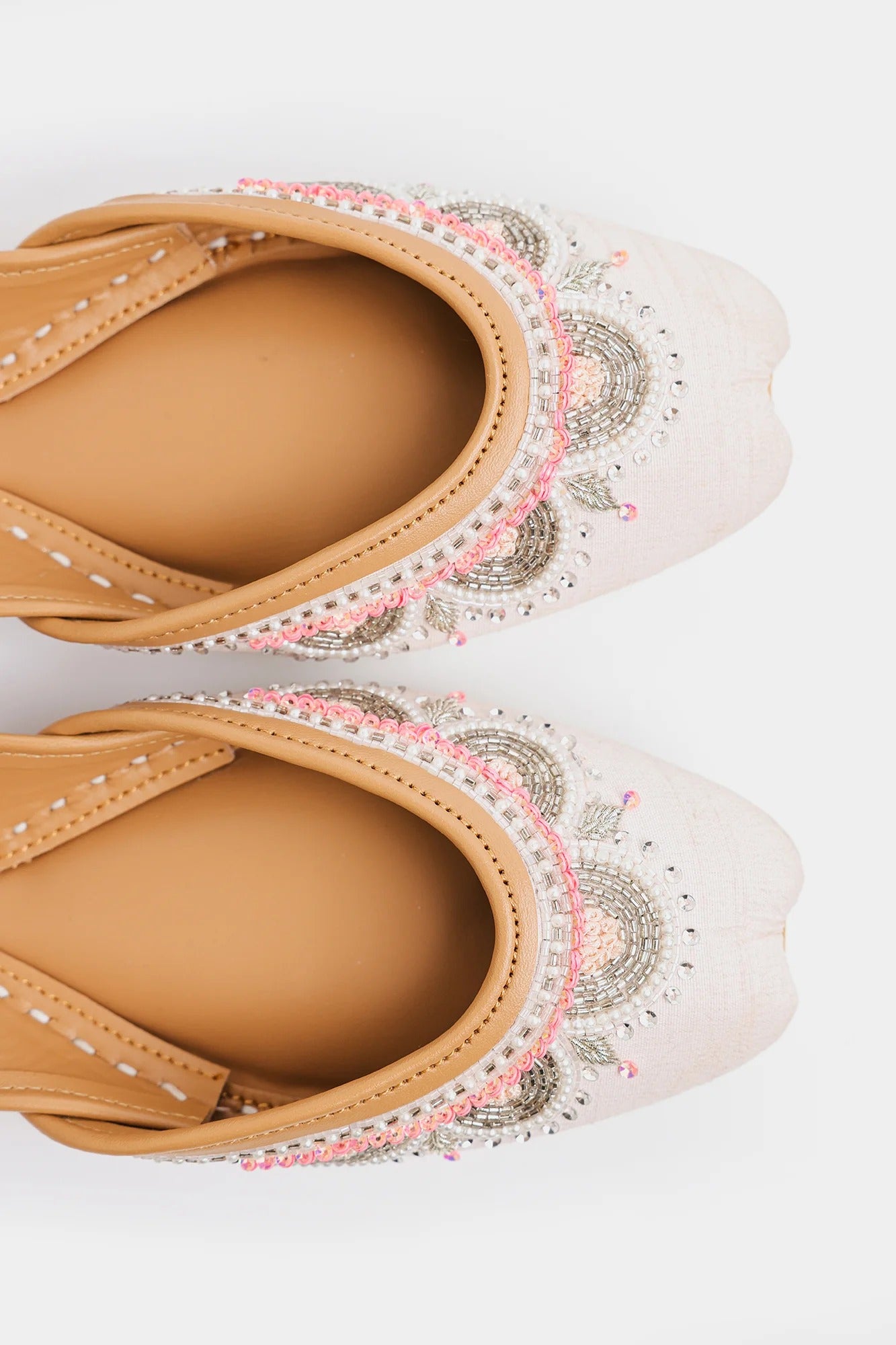 🌸✨ Embroidered Khussa - Traditional Handcrafted Ethnic Shoes for a Stylish Look! 🌼👡